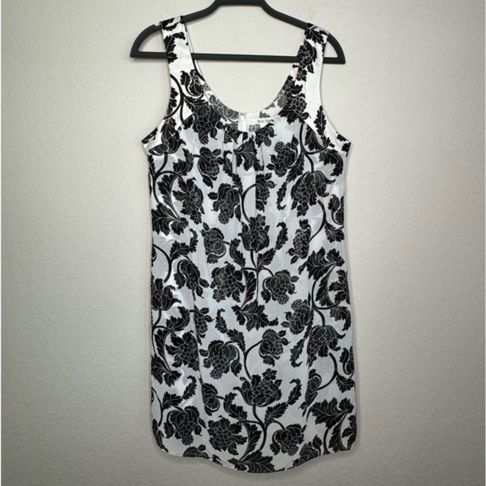 White House Black Market Black & White Floral Dress- Sz‎ 12